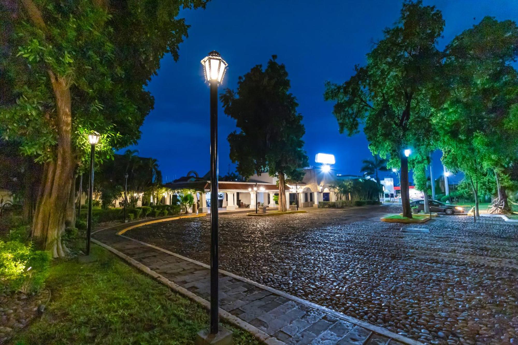 Hotel Inhouse Select Hacienda Tres Rios Culiacán Exterior foto