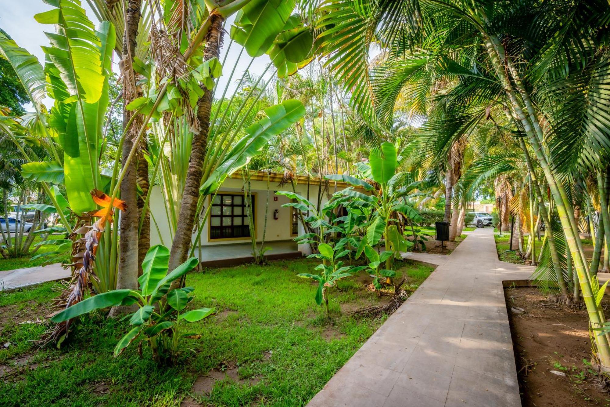 Hotel Inhouse Select Hacienda Tres Rios Culiacán Exterior foto
