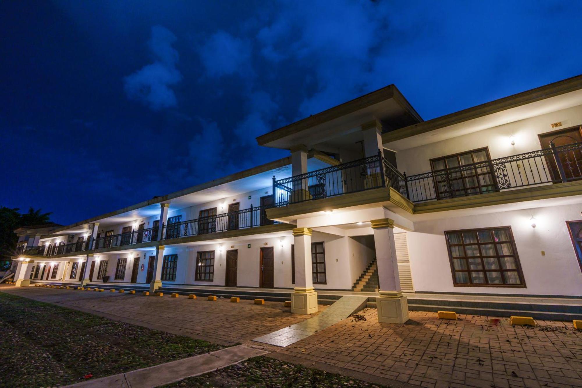 Hotel Inhouse Select Hacienda Tres Rios Culiacán Exterior foto
